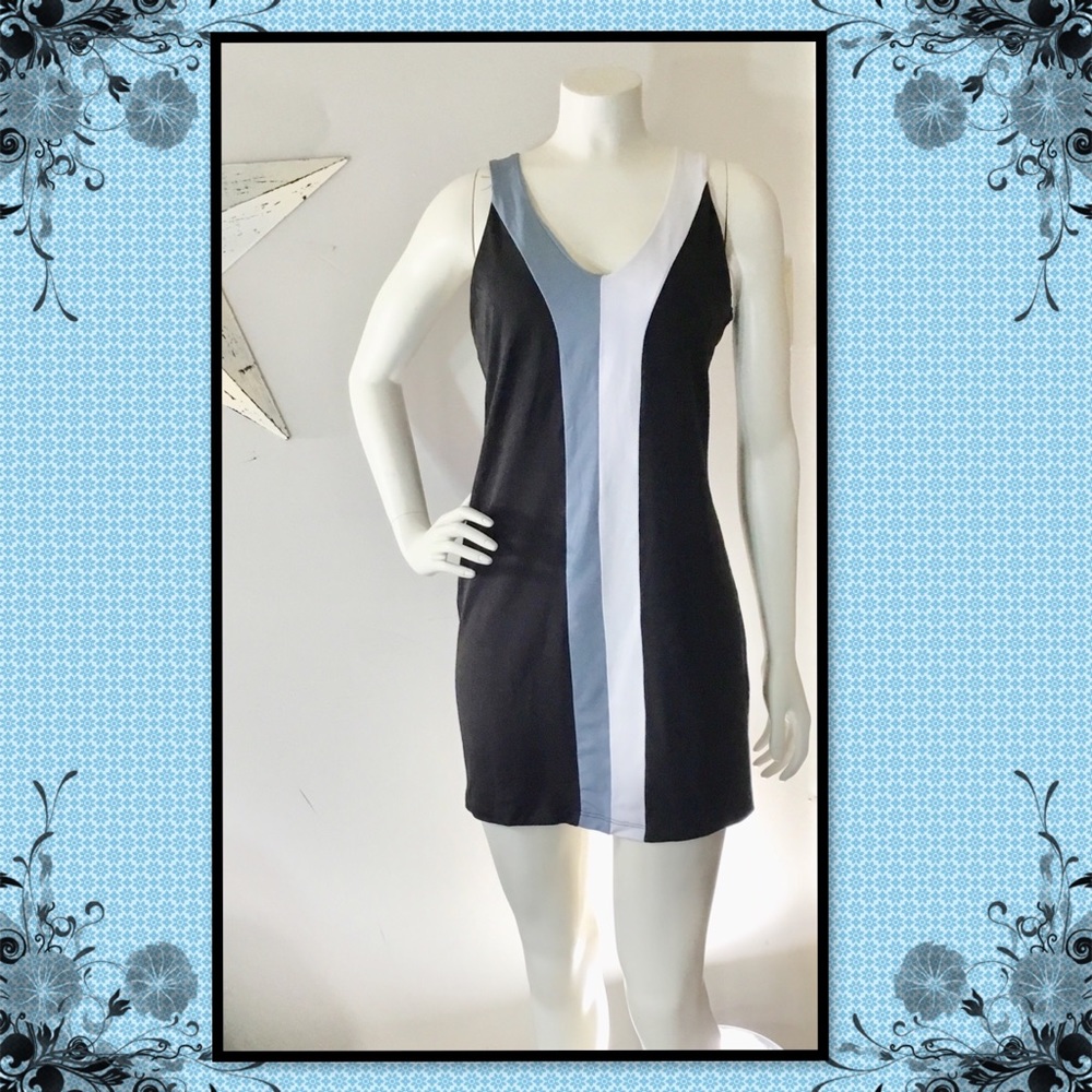 PEACHY TAN ATHLETIC DRESS BLUE NAVY WHITE M